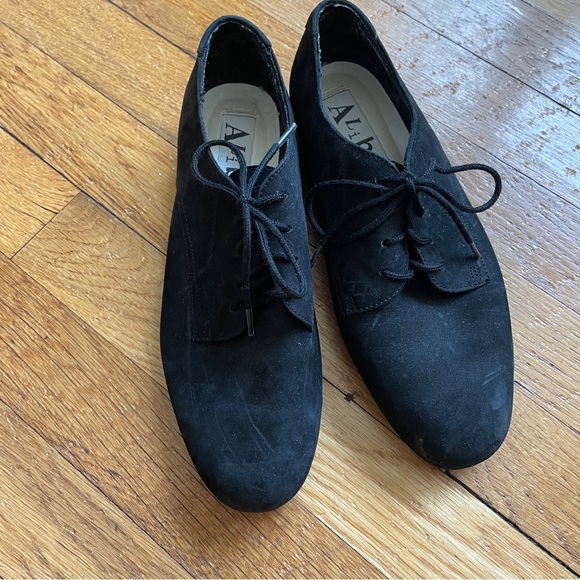 Alibi Shoes Early 9s Vintage Suede Black Lace Up Oxford Shoes